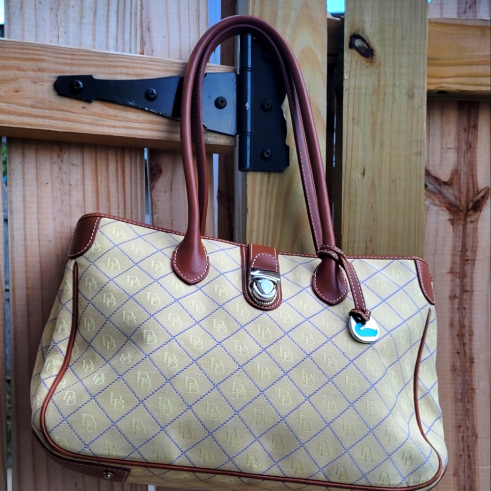 🌹Authentic Dooney&Bourke Shoulder Bag